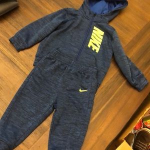 Nike sweatsuit 18 mo boy.